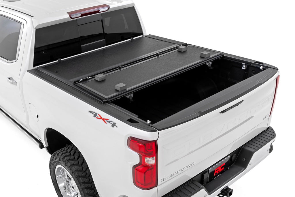Hard Low Profile Bed Cover - 5'9 In. Bed - Rail Caps - Chevy GMC 1500 2500HD 3500HD (14-19)