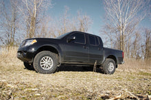 Load image into Gallery viewer, Rough Country 2.5 Inch Leveling Kit - Red Spacers - Nissan Frontier (05-23) Xterra (05-15)