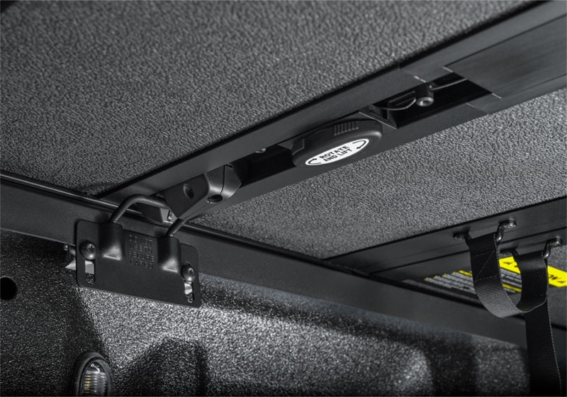 Extang 21-24 Ford F-150 (5ft. 7in. Bed) Solid Fold ALX