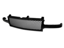 Load image into Gallery viewer, Armordillo 2000-2006 Chevy Suburban Mesh Grille Gloss Black