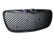Load image into Gallery viewer, Armordillo 2004-2006 Chrysler Sebring Mesh Grille Gloss Black