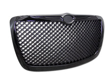Load image into Gallery viewer, Armordillo 2005-2010 Chrysler 300/300C Mesh Grille Matte Black
