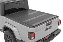 Load image into Gallery viewer, Hard Low Profile Bed Cover - 5' Bed - Jeep Gladiator JT 4WD (20-23)