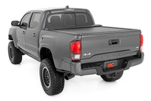Load image into Gallery viewer, Rough Country Retractable Bed Cover - 5' Bed - Double Cab - Toyota Tacoma (16-23)