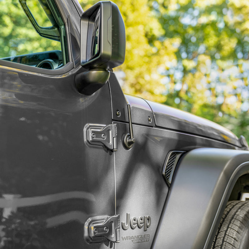 BuiltRight Industries 17-23 Jeep Wrangler / 17-23 Jeep Gladiator Perfect-Fit Stubby Antenna