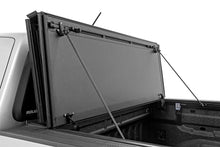 Load image into Gallery viewer, Hard Tri-Fold Flip Up Bed Cover - 5' Bed - Chevy GMC Canyon Colorado (15-23)