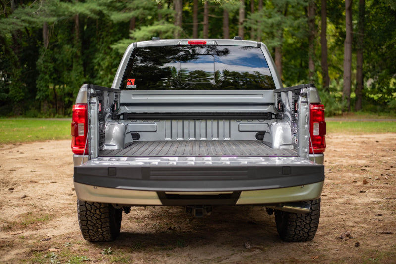 BuiltRight Industries 2015+ Ford F150/Raptor 5.5ft Bed - Bulkhead Rail System