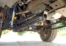Load image into Gallery viewer, Superlift 08-10 Ford F-250 SuperDuty 4WD Diesel 4in Lift Kit w/ A 4 Link Conversion/Fox 2.0 Shocks