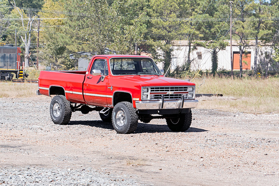 4 Inch Lift Kit - 56 Inch Rear Springs - Chevy GMC 3 4-Ton Suburban C25 K25 Truck (73-76)