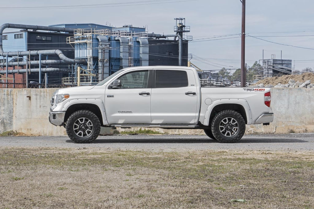 Rough Country 2.5-3 Inch Leveling Kit - Toyota Tundra 4WD (2007-2021)