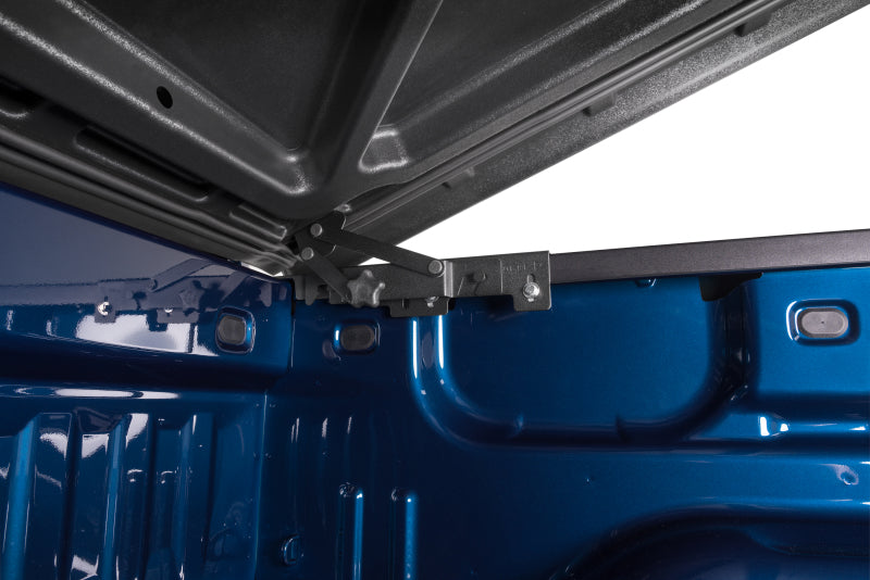 UnderCover Ford F-150 5.5ft Lux Bed Cover - Blue Jeans