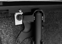 Load image into Gallery viewer, Roll-N-Lock Chevrolet Silverado 1500 60.5in Bed M-Series Retractable Tonneau Cover