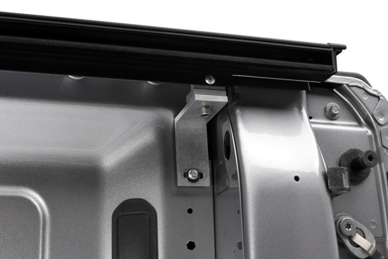 Roll-N-Lock RAM 1500 65-1/2in M-Series Retractable Tonneau Cover