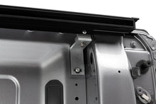 Load image into Gallery viewer, Roll-N-Lock RAM 1500 w/o Swing Gate Tailgate SB 76.3in M-Series Retractable Tonneau Cover