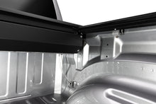 Load image into Gallery viewer, Roll-N-Lock RAM 1500 65-1/2in M-Series Retractable Tonneau Cover