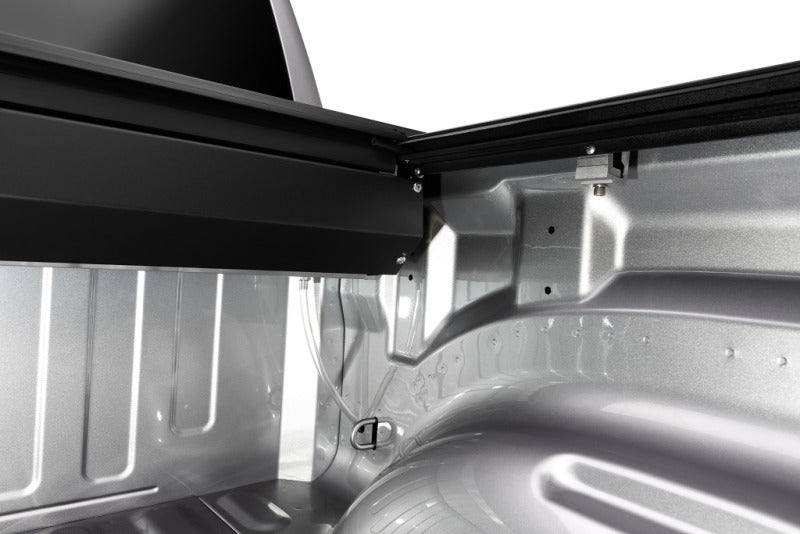 Roll-N-Lock RAM 1500 w/o Swing Gate Tailgate SB 76.3in M-Series Retractable Tonneau Cover
