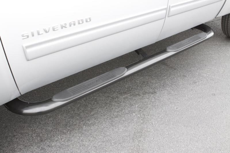 Lund Toyota Tacoma Access Cab 4in. Oval Curved SS Nerf Bars - Polished