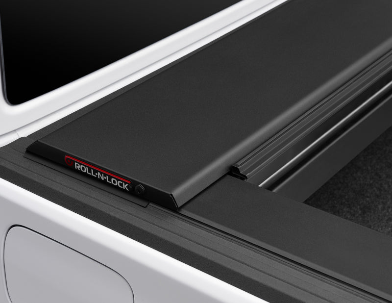 Roll-N-Lock Jeep Gladiator 5ft bed (w/ Trail Rail System) M-Series Retractable Tonneau Cover