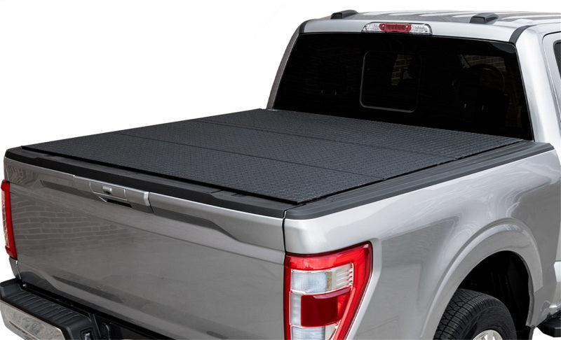 Access LOMAX Pro Series Tri-Fold Cover 17+ Nissan Titan 5ft 6in Bed - Blk Diamond Mist