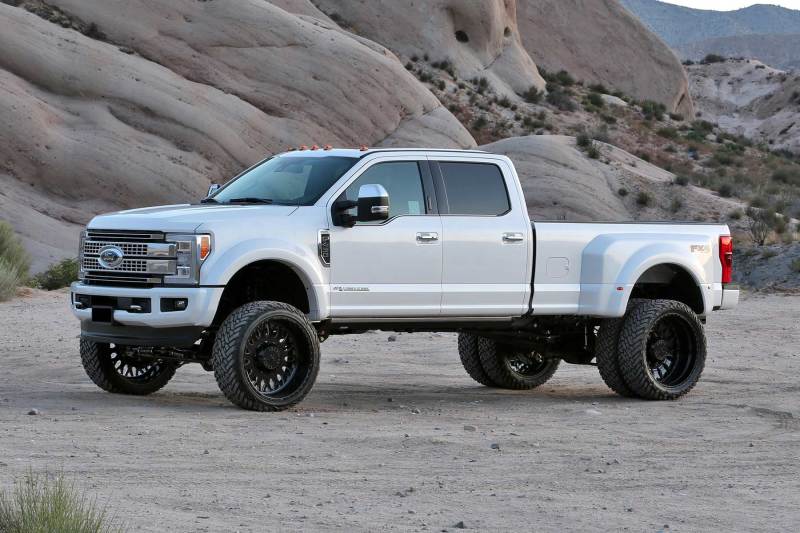 Fabtech 19+ Ford F450/F550 4WD Diesel 6in Rad Arm Sys w/Coils & Perf Shks