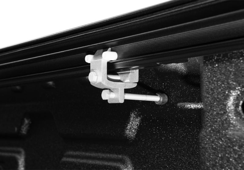 Retrax 2019+ Chevrolet/GMC Silverado/Sierra 1500 8ft Bed (w/o Storage Boxes) RetraxPRO XR