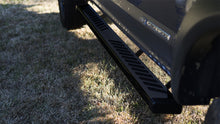 Load image into Gallery viewer, Lund Chevy Colorado Crew Cab Summit Ridge 2.0 Running Boards - Black
