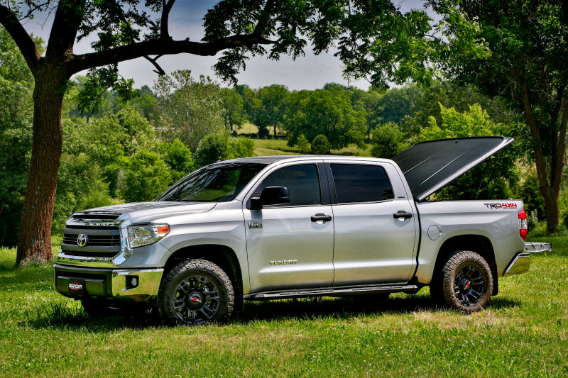 UnderCover Toyota Tundra 5.5ft SE Bed Cover - Black Textured