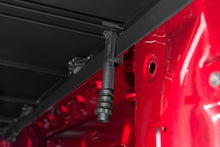 Load image into Gallery viewer, Lund Chevrolet Silverado 1500 6.5ft Bed Genesis Tri-Fold Tonneau - Black