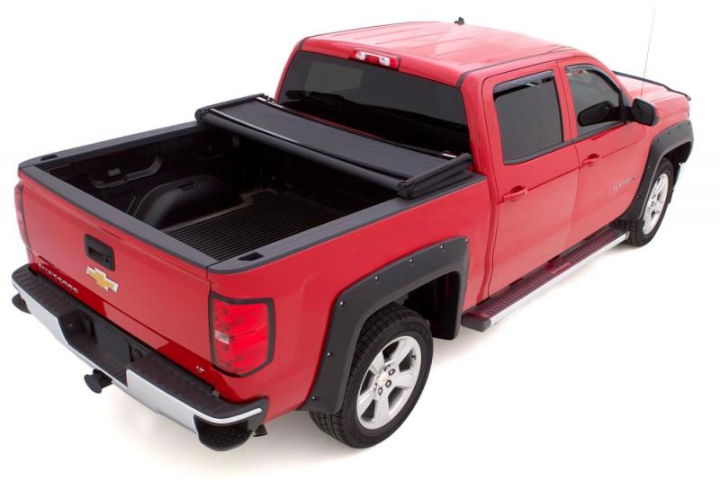 Lund Chevy Silverado 1500 (6.5ft. Bed) Genesis Elite Tri-Fold Tonneau Cover - Black