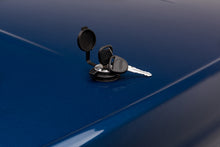 Load image into Gallery viewer, UnderCover Ford F-150 6.5ft Lux Bed Cover - Magnetic Effect