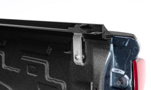 Load image into Gallery viewer, Lund Chevy Silverado 1500 (6.5ft. Bed) Genesis Elite Roll Up Tonneau Cover - Black