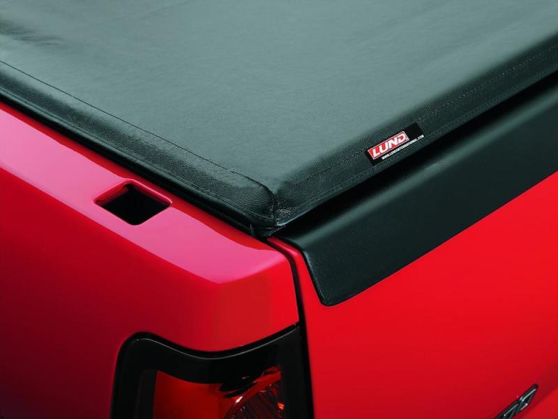 Lund Chevy Colorado (6ft. Bed) Genesis Roll Up Tonneau Cover - Black