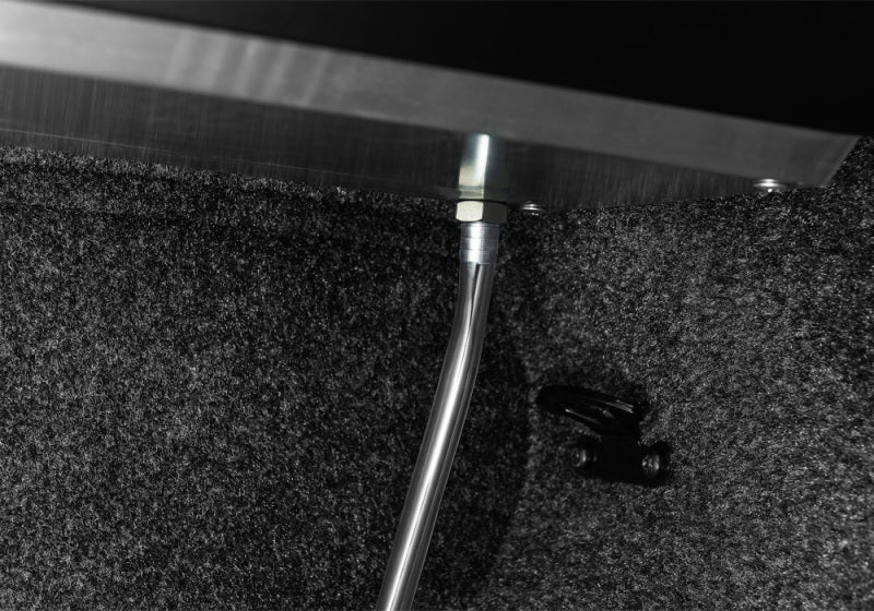 Roll-N-Lock Ford F150 (w/o OE Cargo Tracks - 78.9in. Bed) M-Series Retractable Tonneau Cover