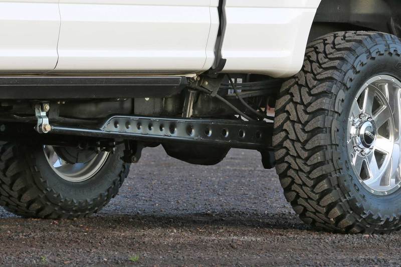 Fabtech 17+ Ford F250/350 4WD Floating Rear Traction Bar System