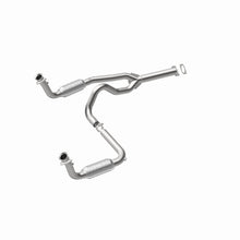 Load image into Gallery viewer, MagnaFlow Conv DF 2000 Chevrolet/GMC Express/Savana 1500/2500 5.7L to 8500 GVW