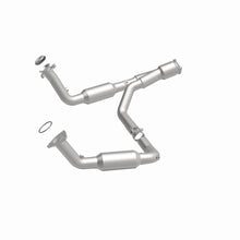 Load image into Gallery viewer, MagnaFlow Conv Direct Fit 07-09 Chevy Trailblazer SS 6.0L V8