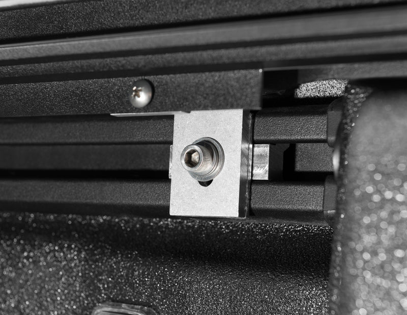 Roll-N-Lock Jeep Gladiator 5ft bed (w/ Trail Rail System) M-Series Retractable Tonneau Cover