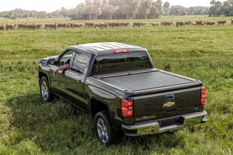 Roll-N-Lock 09+ Dodge Ram 1500 XSB 67in M-Series Retractable Tonneau Cover