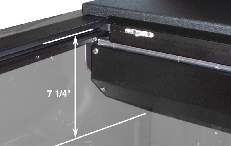 Roll-N-Lock 09+ Dodge Ram 1500 XSB 67in M-Series Retractable Tonneau Cover