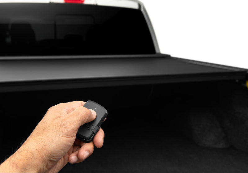Roll-N-Lock 15-20 Ford F-150 77-3/8in E-Series Retractable Tonneau Cover