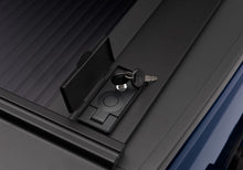 Load image into Gallery viewer, Retrax 04+ Chevy/GMC 1500 5.8ft Bed / 07 Classic RetraxONE MX
