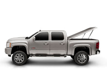 Load image into Gallery viewer, UnderCover Chevy Colorado/GMC Canyon 5ft Lux Bed Cover - Cyber Grey Effect
