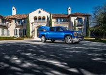Load image into Gallery viewer, UnderCover Chevy Silverado 1500 6.5ft Elite LX Bed Cover - Deep Ocean Blue