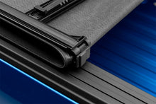 Load image into Gallery viewer, Lund Chevy Silverado 1500 (6.5ft. Bed) Genesis Elite Tri-Fold Tonneau Cover - Black