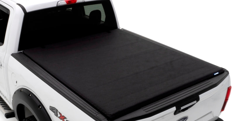 Lund Chevy Colorado (6ft. Bed) Genesis Roll Up Tonneau Cover - Black