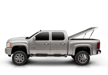 Load image into Gallery viewer, UnderCover Chevy Colorado/GMC Canyon 5ft Lux Bed Cover - Cyber Grey Effect