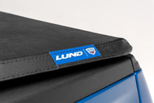 Load image into Gallery viewer, Lund Chevy Silverado 1500 (6.5ft. Bed) Genesis Tri-Fold Tonneau Cover - Black