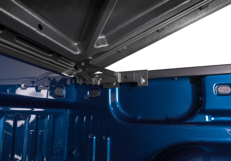 UnderCover Ford F-150 Crew Cab 5.5ft Lux Bed Cover - Antimatter Blue