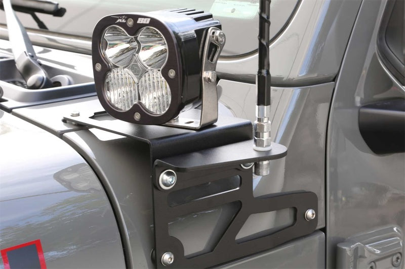 Fabtech 18+ Jeep JL/JT Antenna Light Bracket Kit (Non-Adjustable)