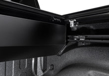 Load image into Gallery viewer, Retrax 07+ Chevy/GMC 1500 6.5ft Bed / 07-14 2500/3500 (Wide RETRAX Rail) RetraxPRO MX